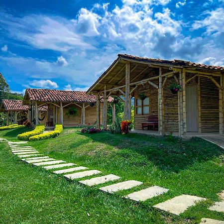 Hotel Campestre Campos Verdes Roldanillo Exterior photo