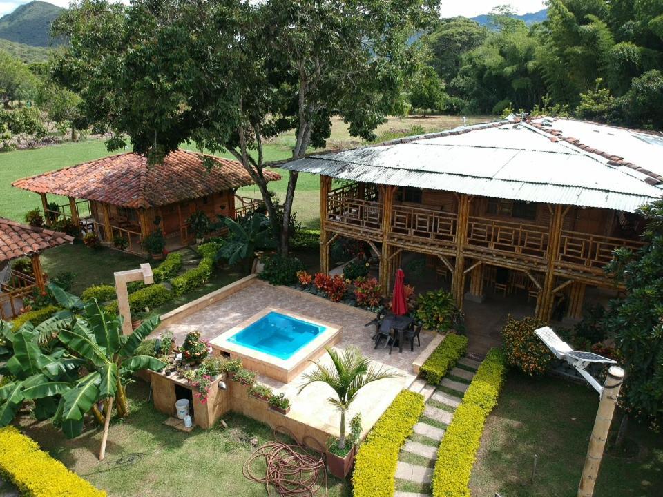 Hotel Campestre Campos Verdes Roldanillo Exterior photo