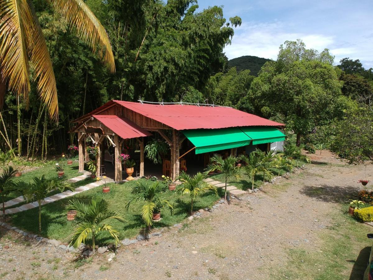 Hotel Campestre Campos Verdes Roldanillo Exterior photo