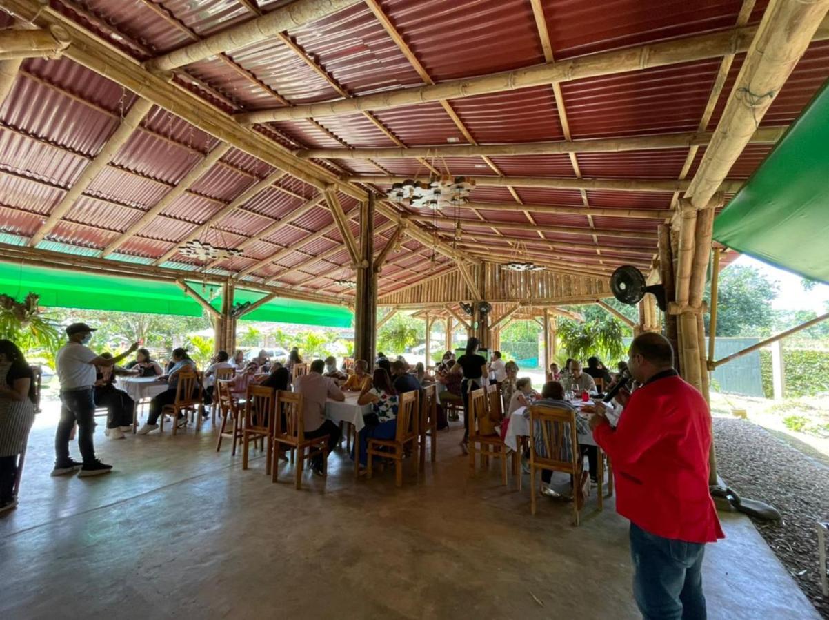 Hotel Campestre Campos Verdes Roldanillo Exterior photo