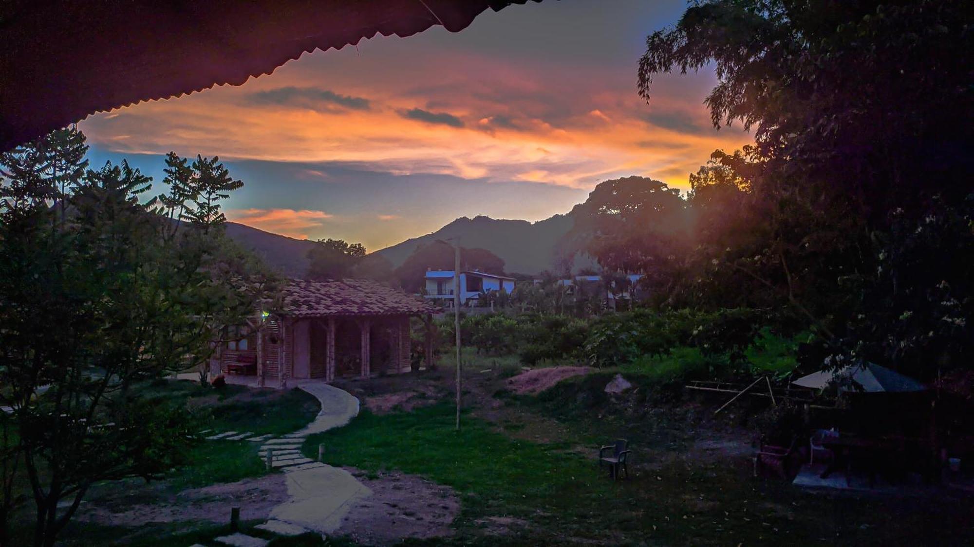 Hotel Campestre Campos Verdes Roldanillo Exterior photo