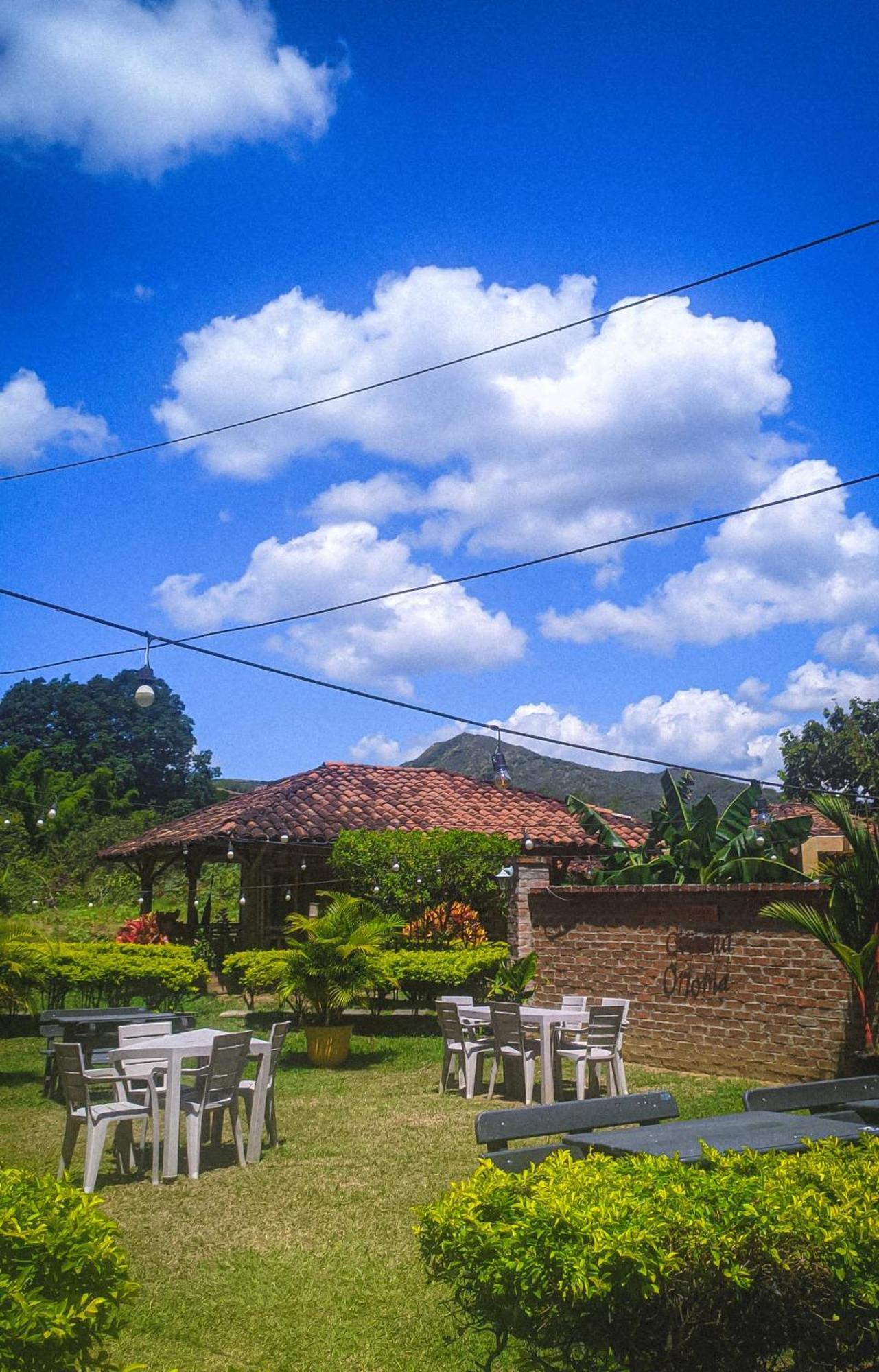 Hotel Campestre Campos Verdes Roldanillo Exterior photo