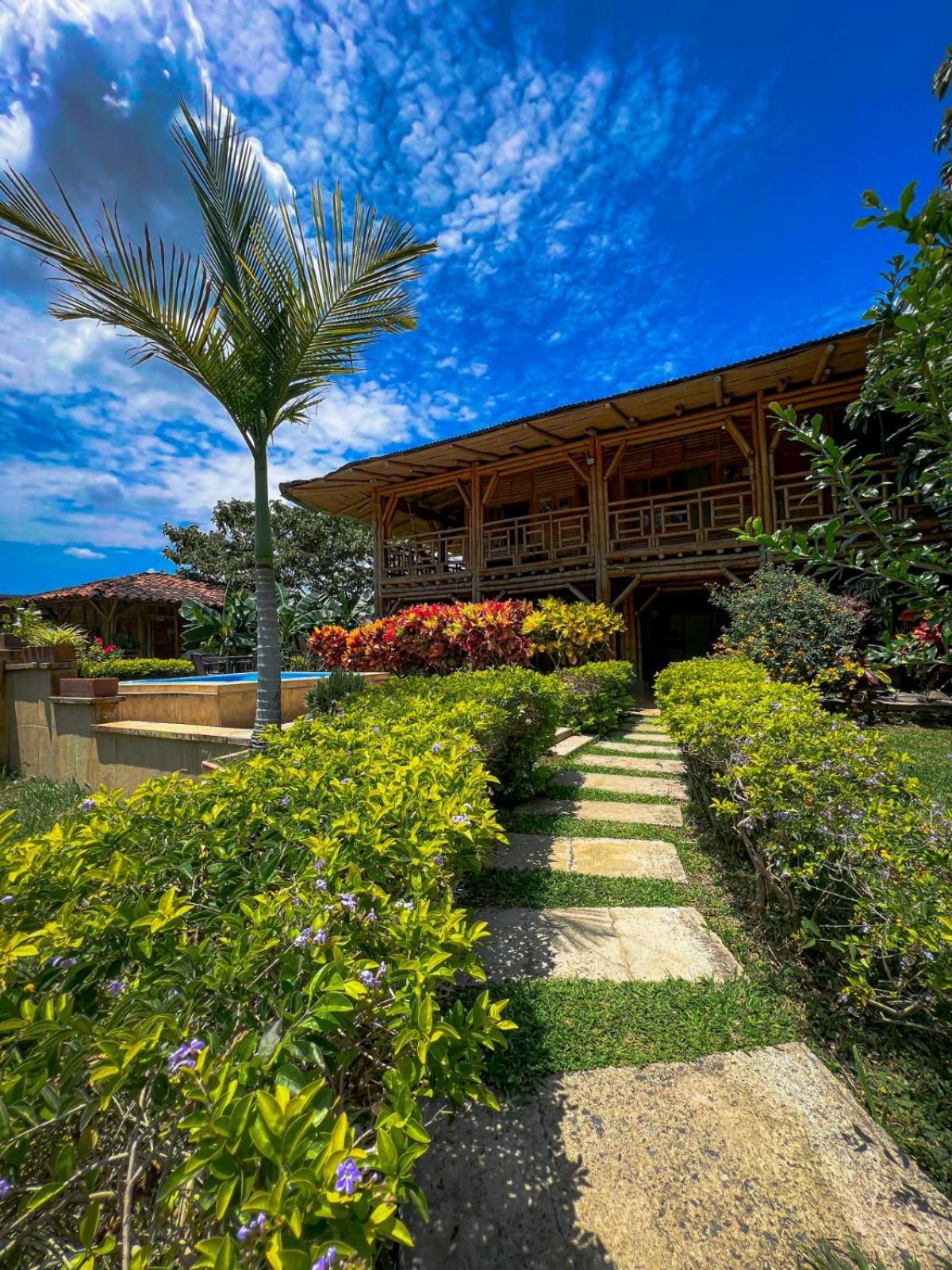 Hotel Campestre Campos Verdes Roldanillo Exterior photo