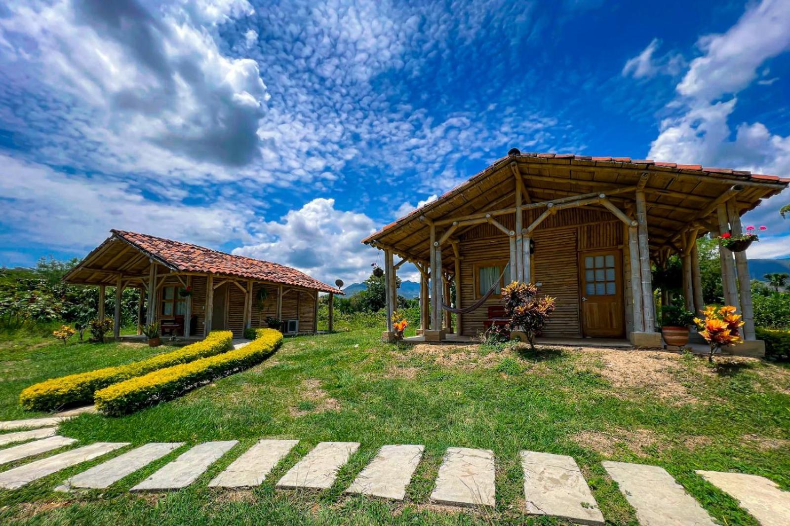 Hotel Campestre Campos Verdes Roldanillo Exterior photo