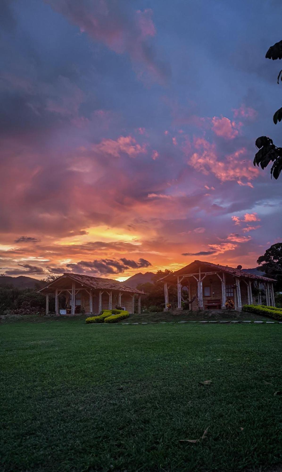 Hotel Campestre Campos Verdes Roldanillo Exterior photo