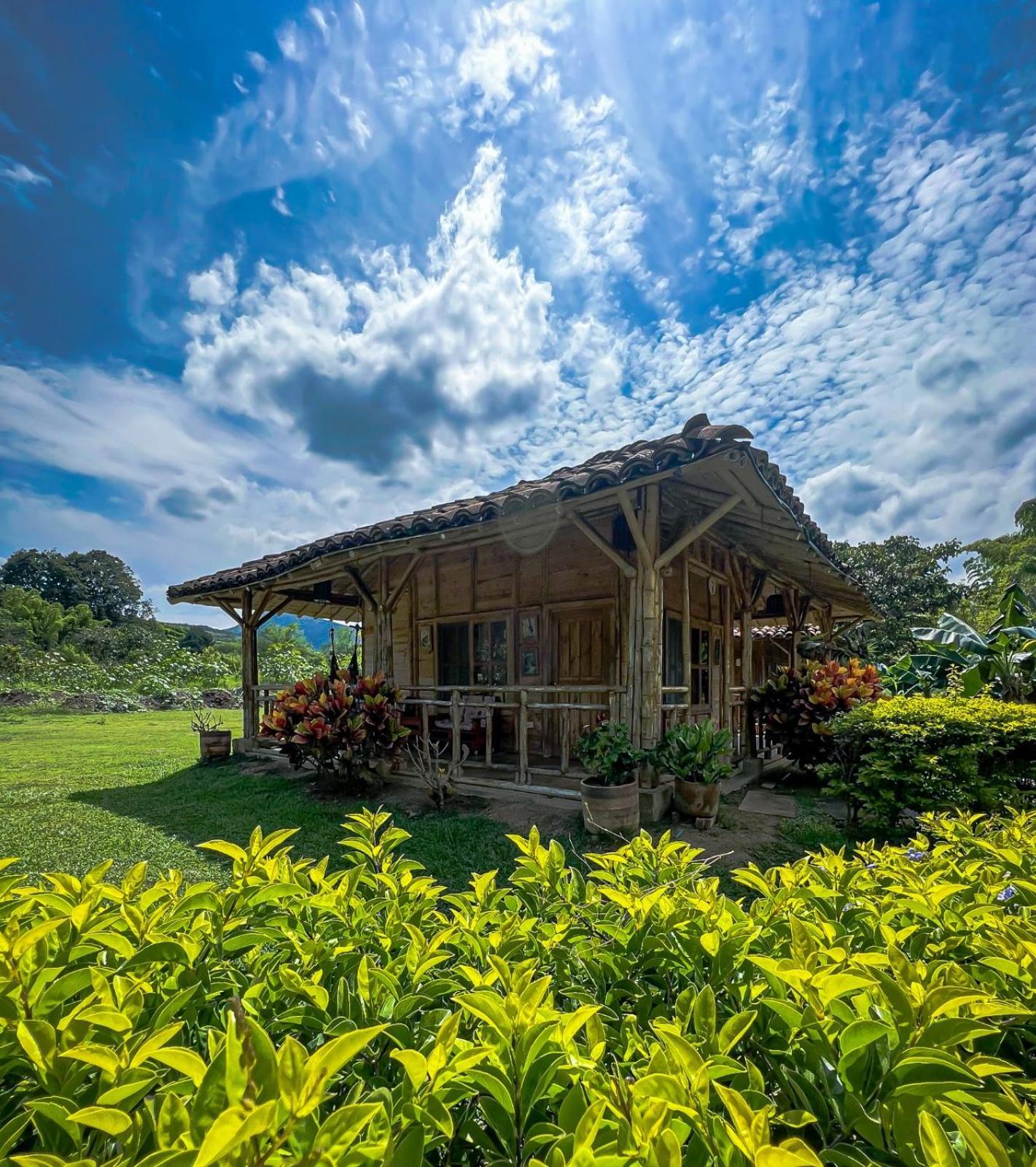 Hotel Campestre Campos Verdes Roldanillo Exterior photo